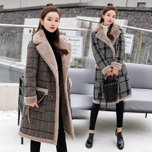 Load image into Gallery viewer, Lambs wool Coat Casual Thick Cotton Women&#39;s Winter Faux Lambs Wool Coat