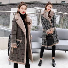 Load image into Gallery viewer, Lambs wool Coat Casual Thick Cotton Women's Winter Faux Lambs Wool Coat