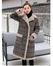 Load image into Gallery viewer, Lambs wool Coat Casual Thick Cotton Women&#39;s Winter Faux Lambs Wool Coat